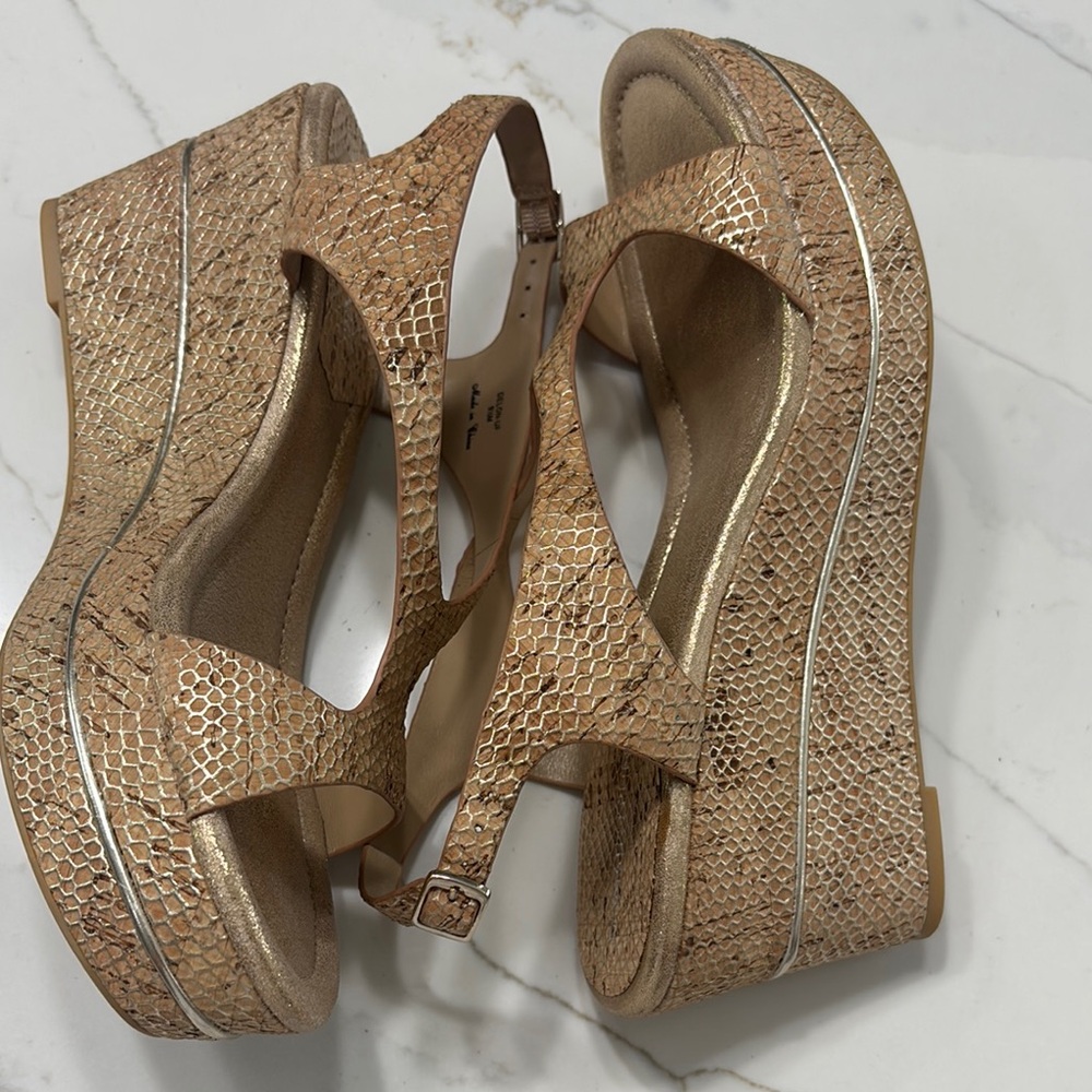 Donald J. Pliner Tan Wedge Shoes - Picture 10 of 17